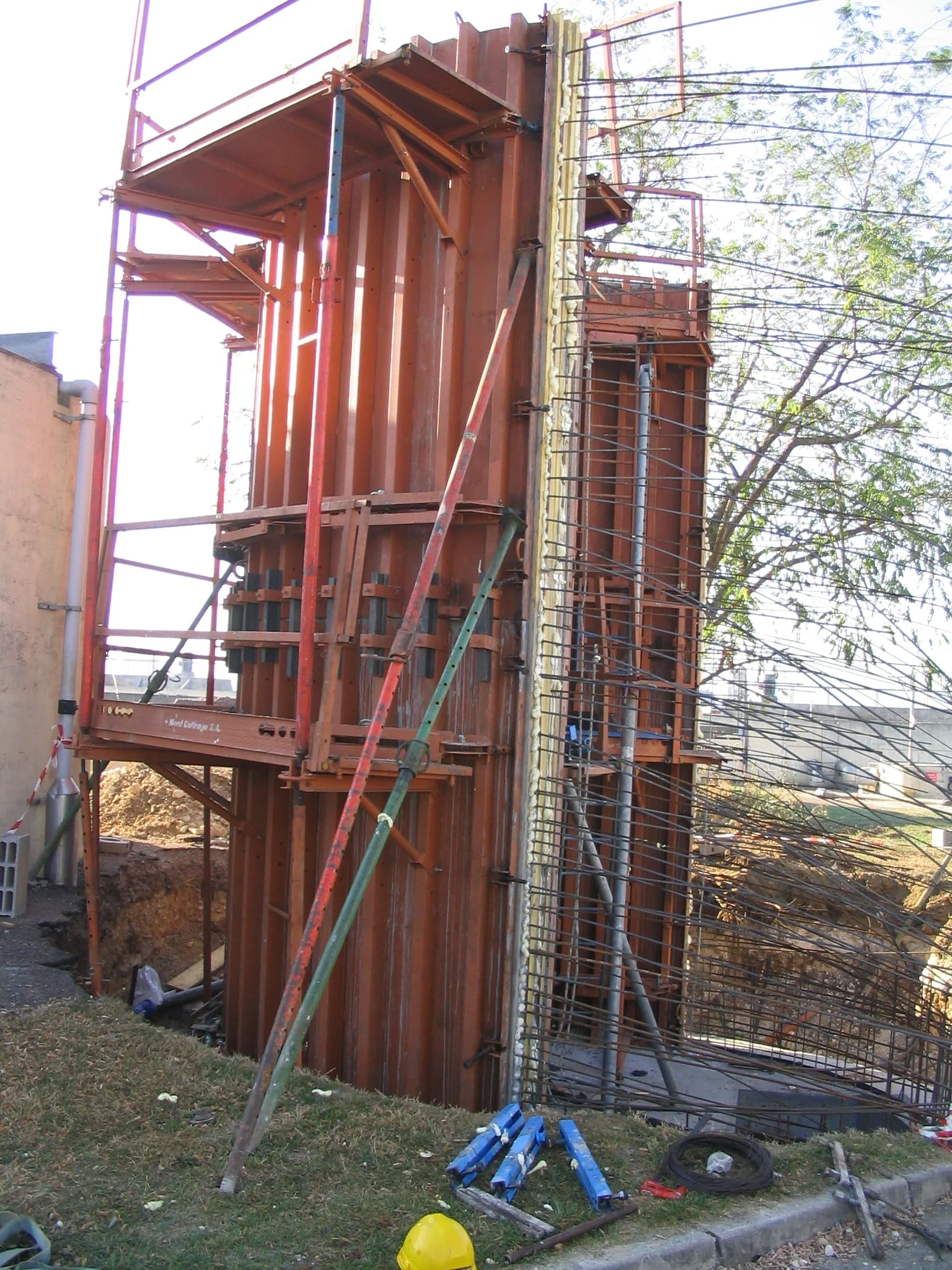 Bassin étanche d'Argentan en construction