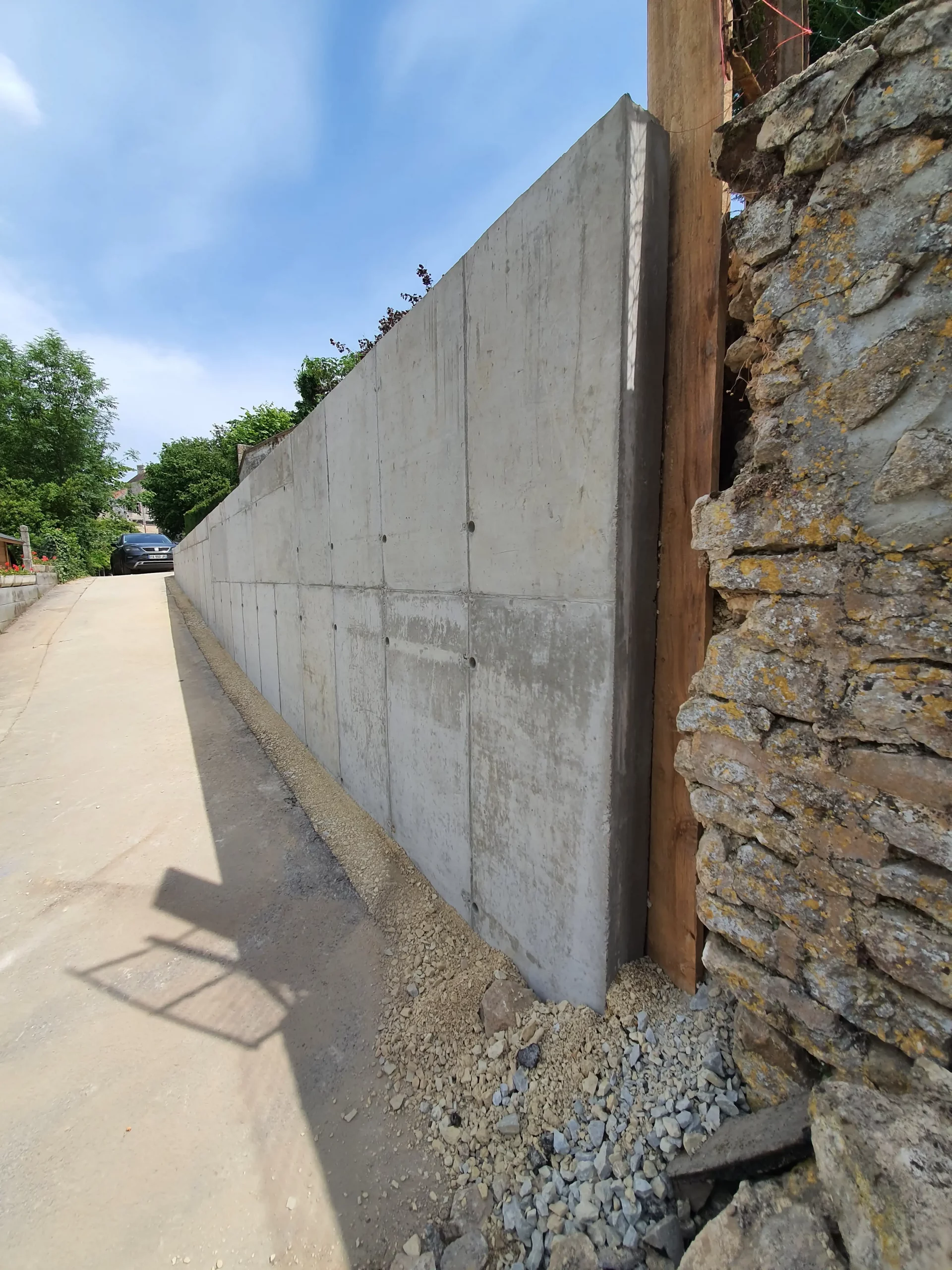 Mur de soutènement à Falaise