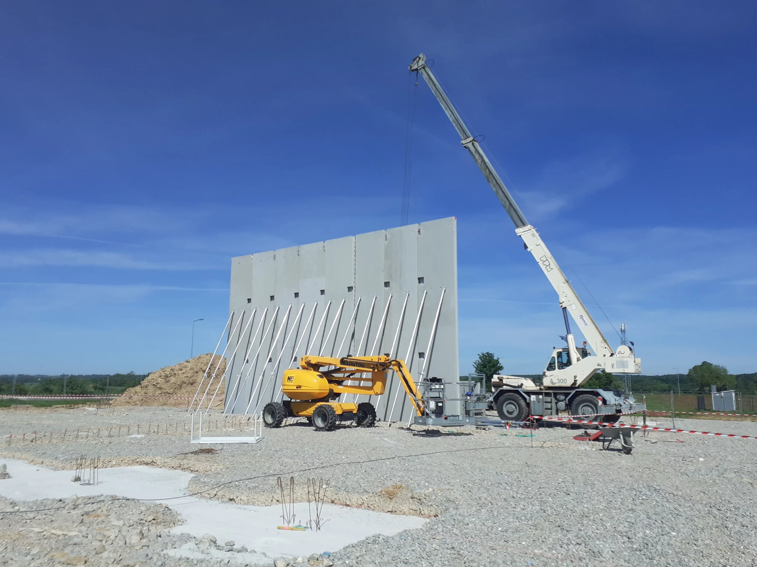 Ateliers Relais à Saint Martin de Mieux en construction