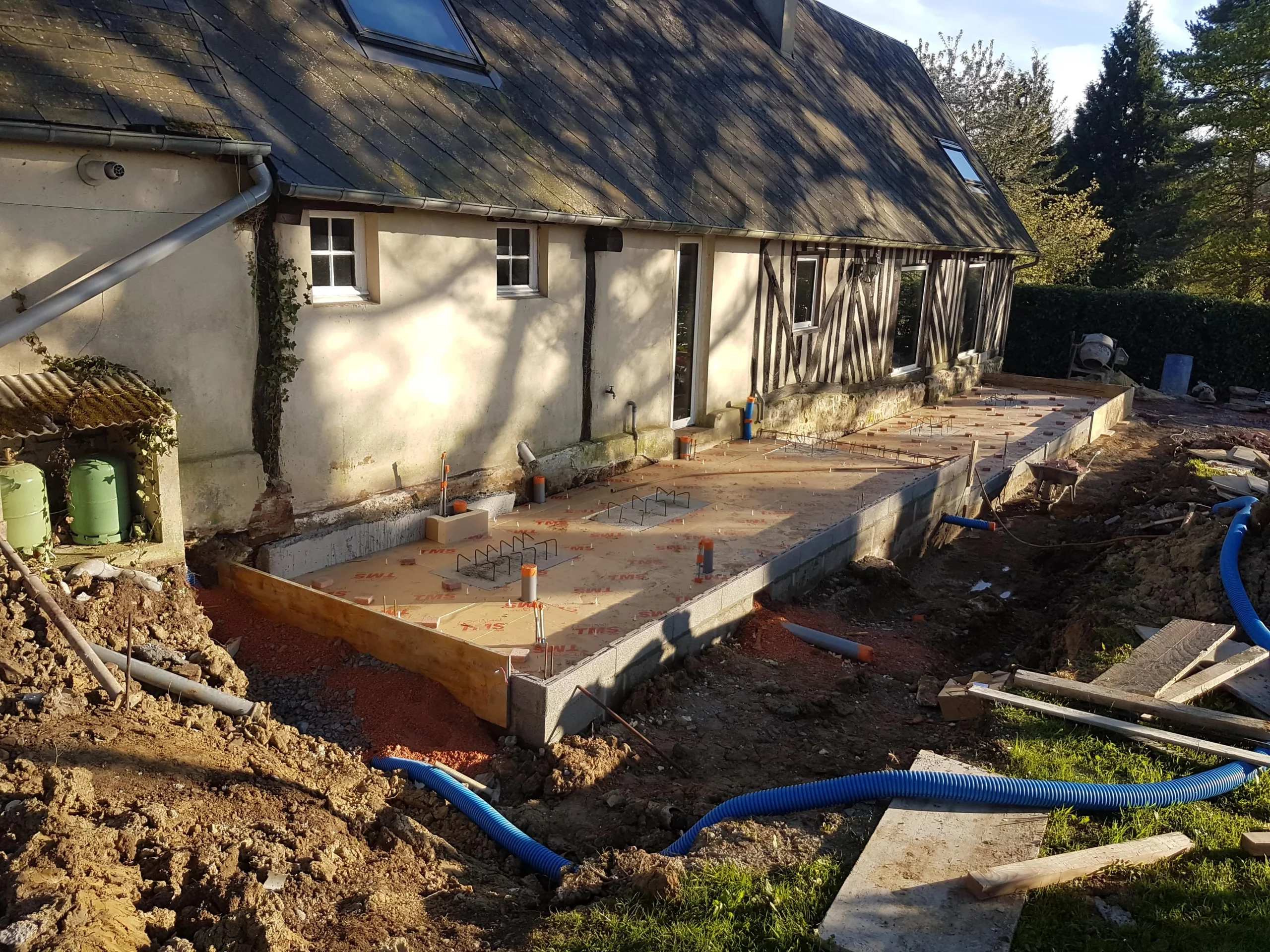 L'extension de la maison d’architecte à Mesnil sur Blangy en construction