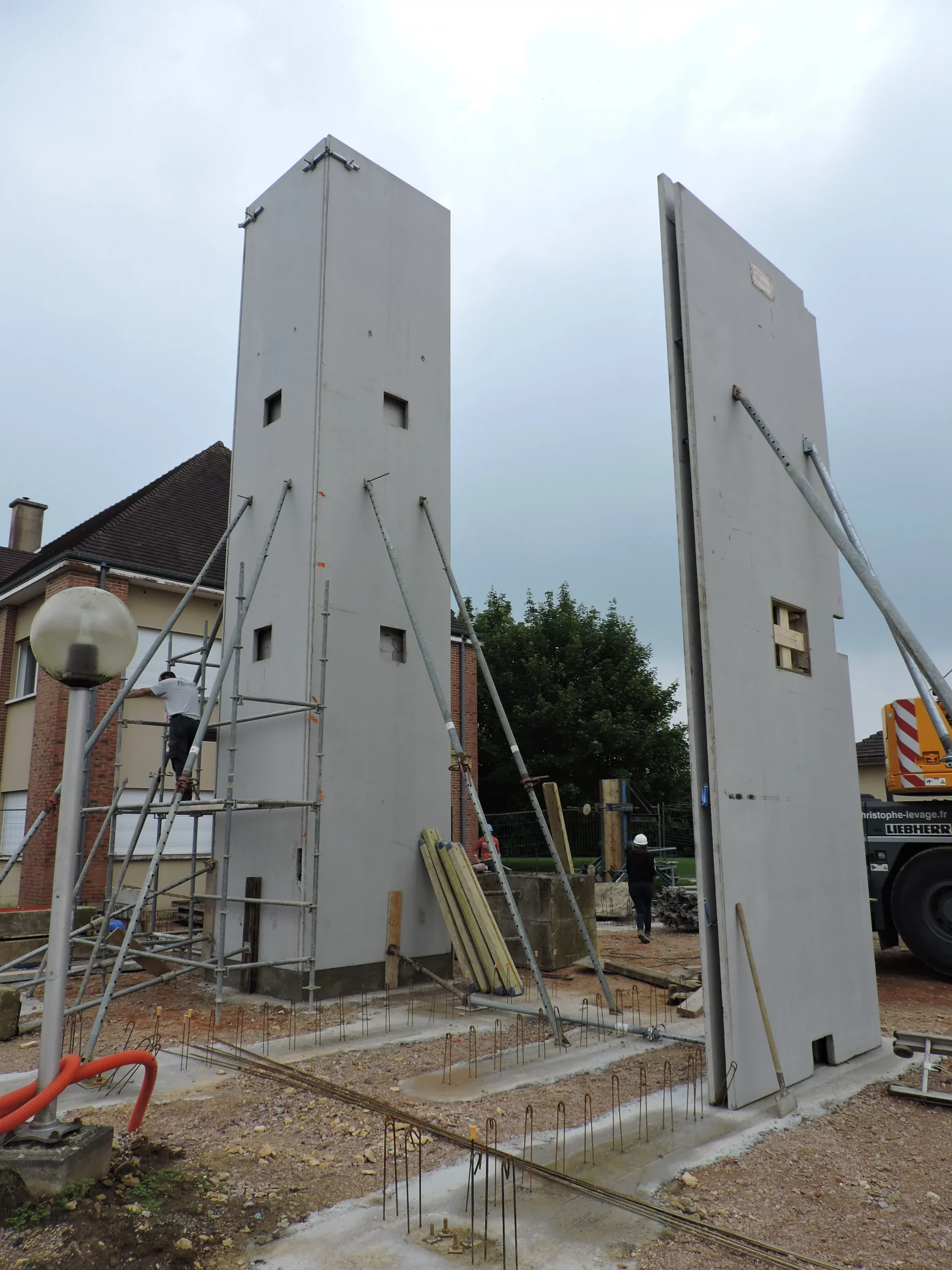 Le début du chantier d'extension de bureaux à Falaise