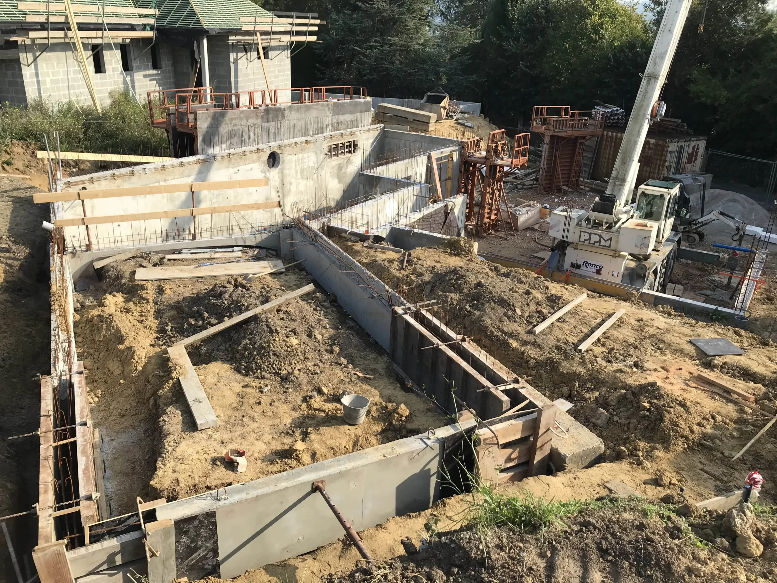 La maison d’architecte à Saint-Arnoult au début du chantier