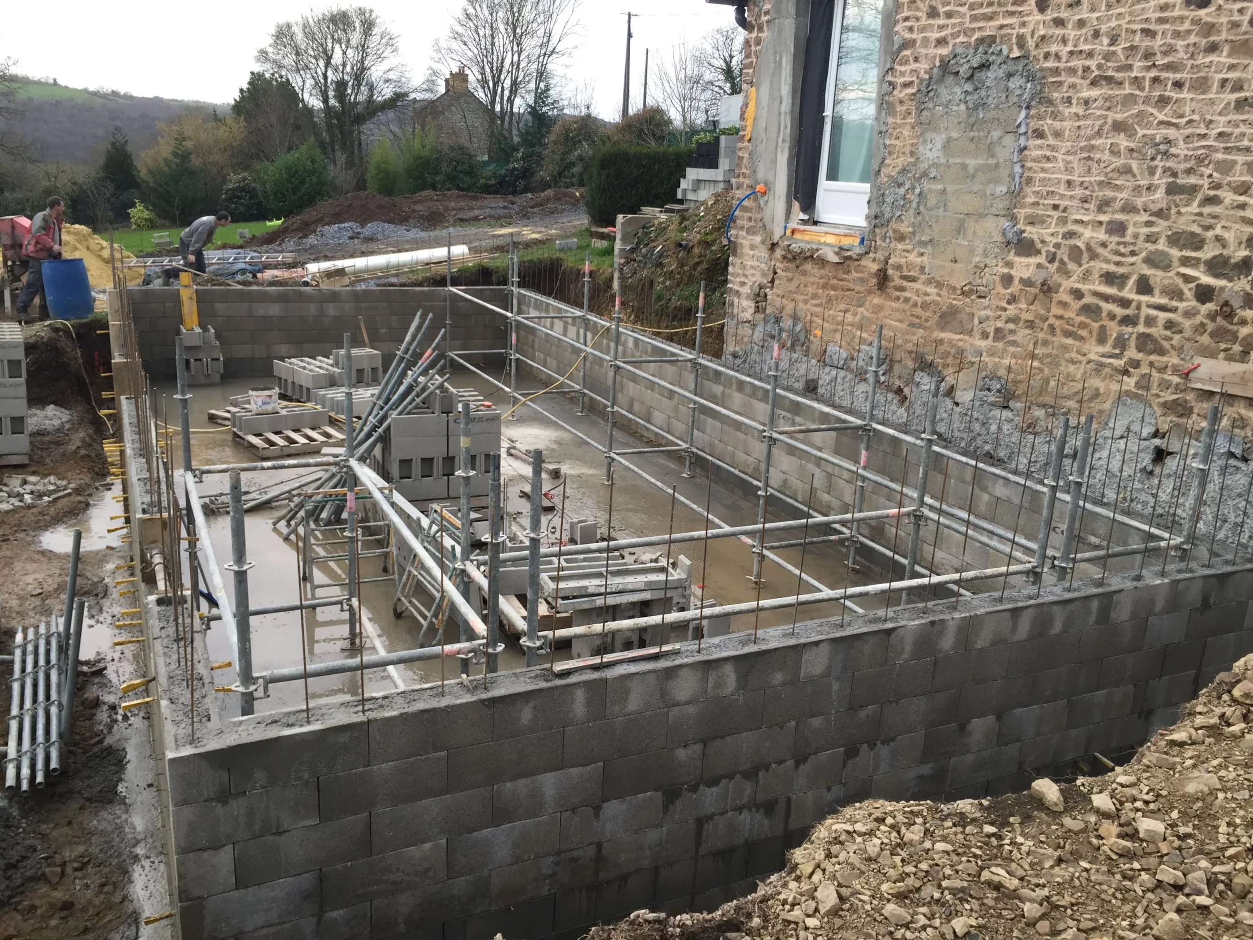 Début du chantier d'extension d’une maison à Le Bô