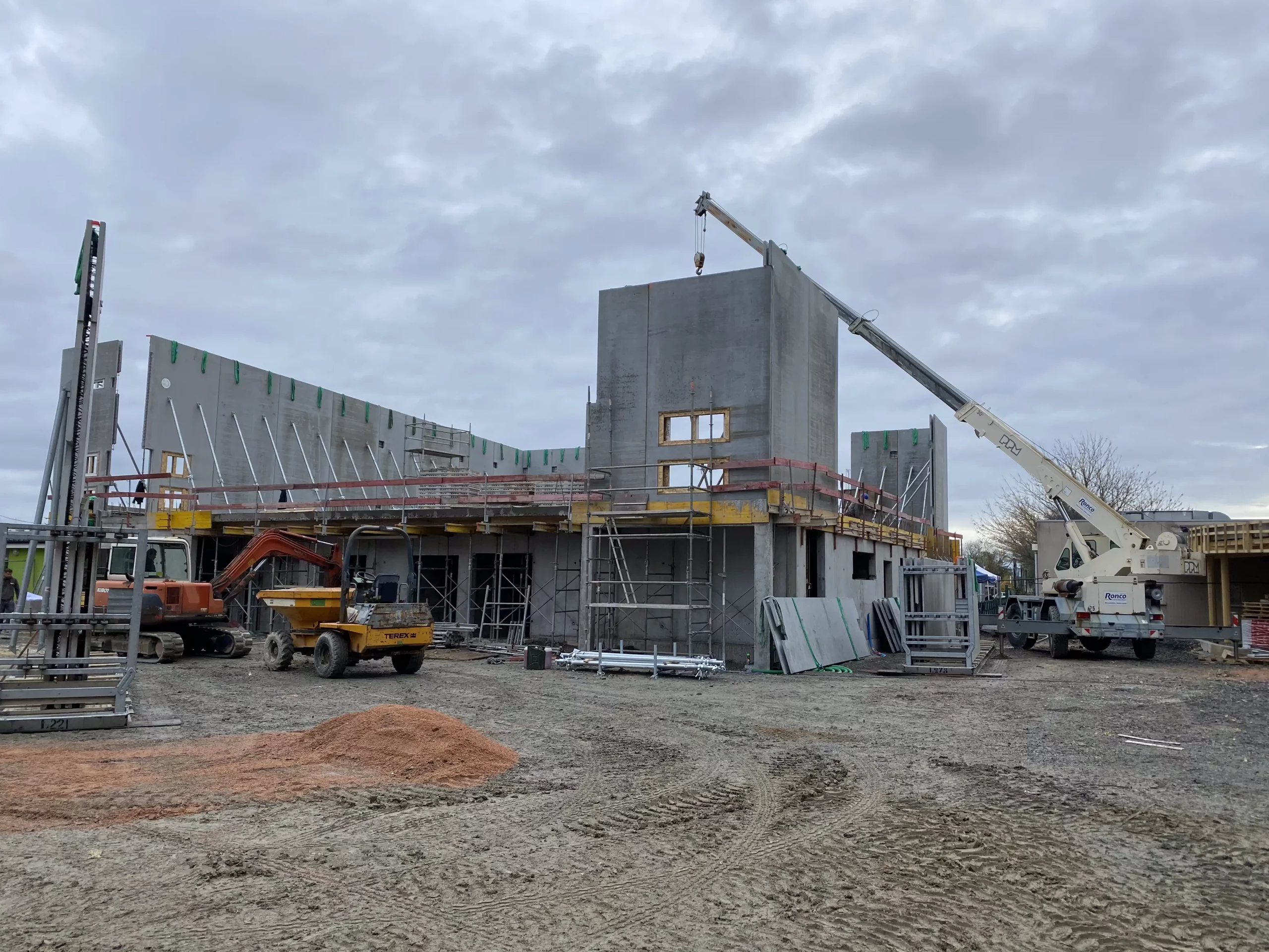 Le gymnase du collège en plein chantier