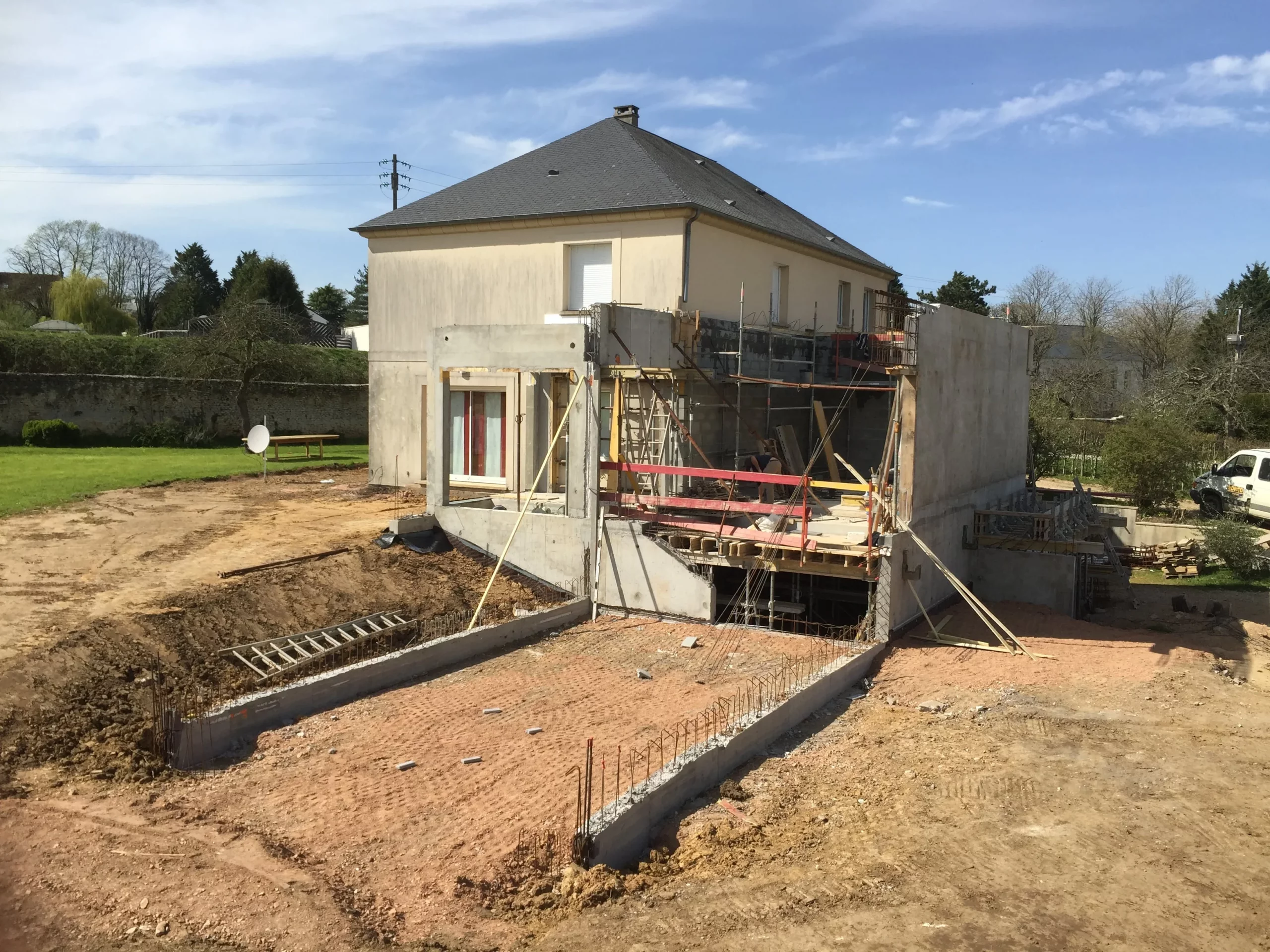 Le début du chantier d'extension d'habitation à Falaise