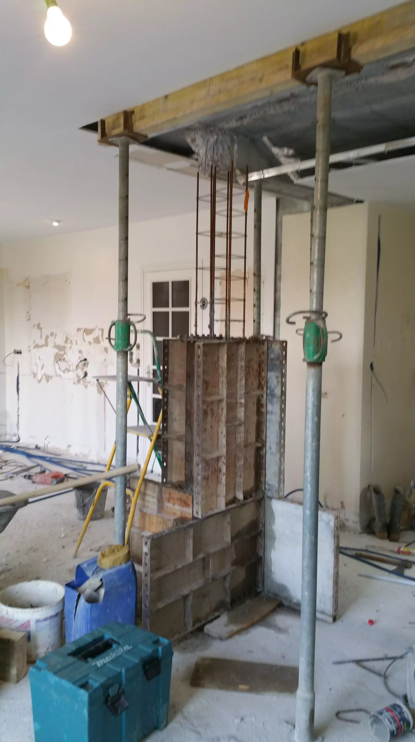 Travaux d'ouverture dans le mur porteur