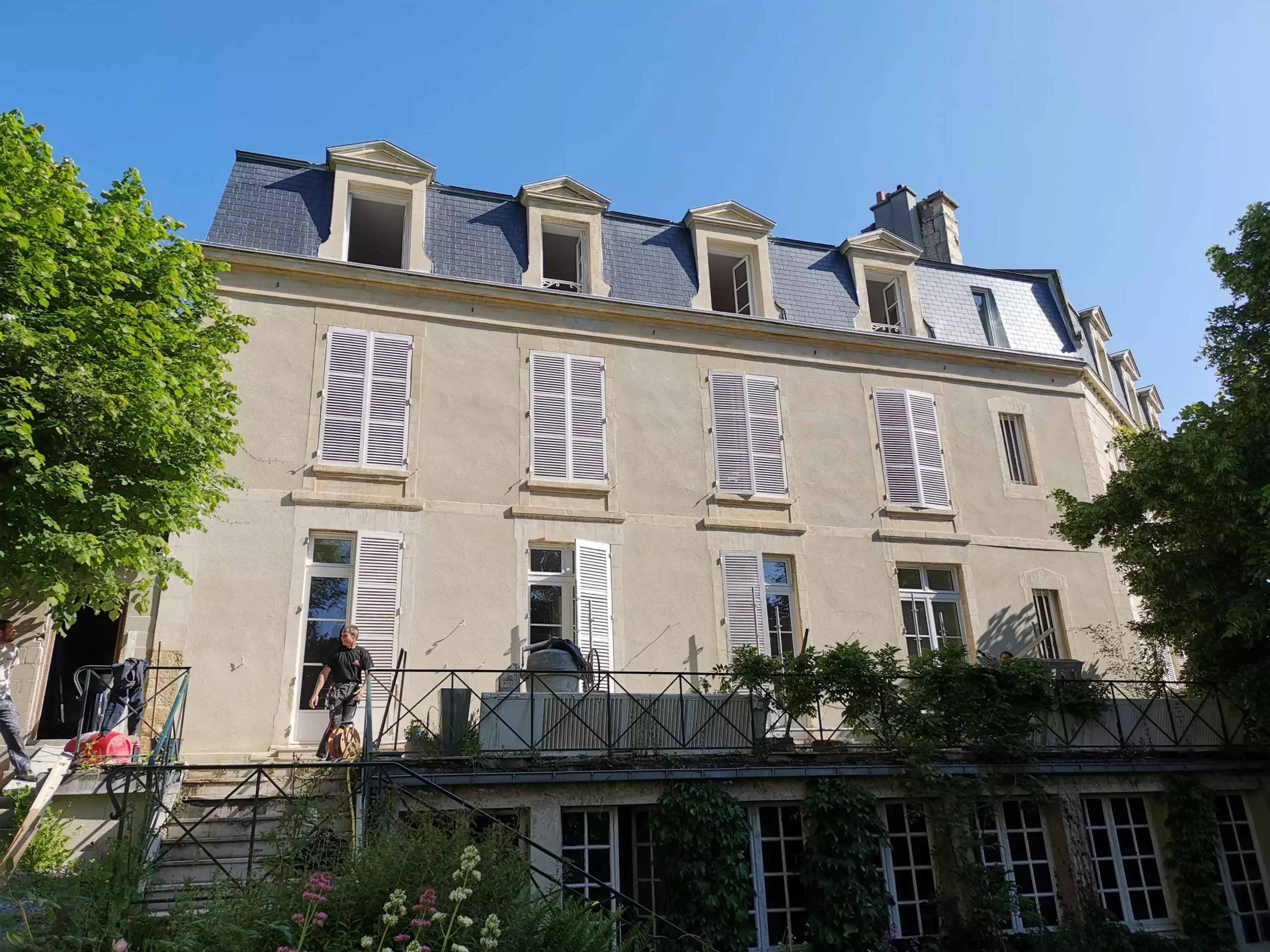 Rénovation d’une façade en pierre à Caen