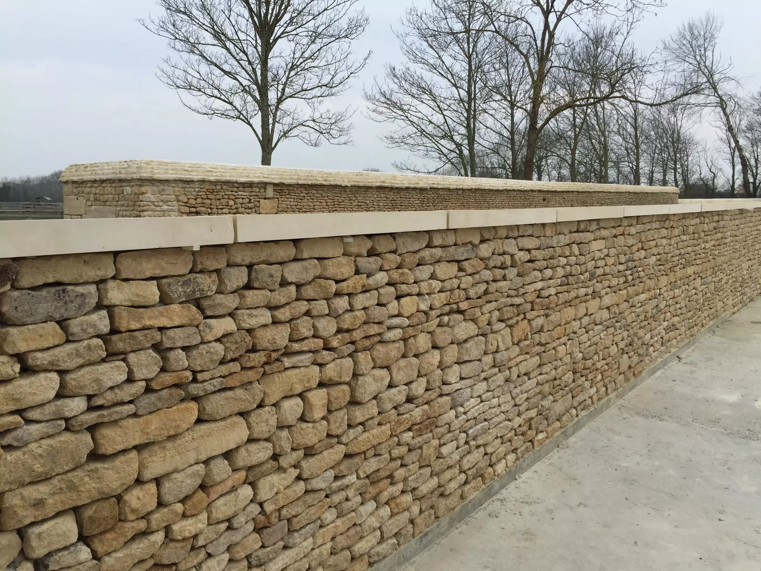 Création du mur de soutènement finalisée