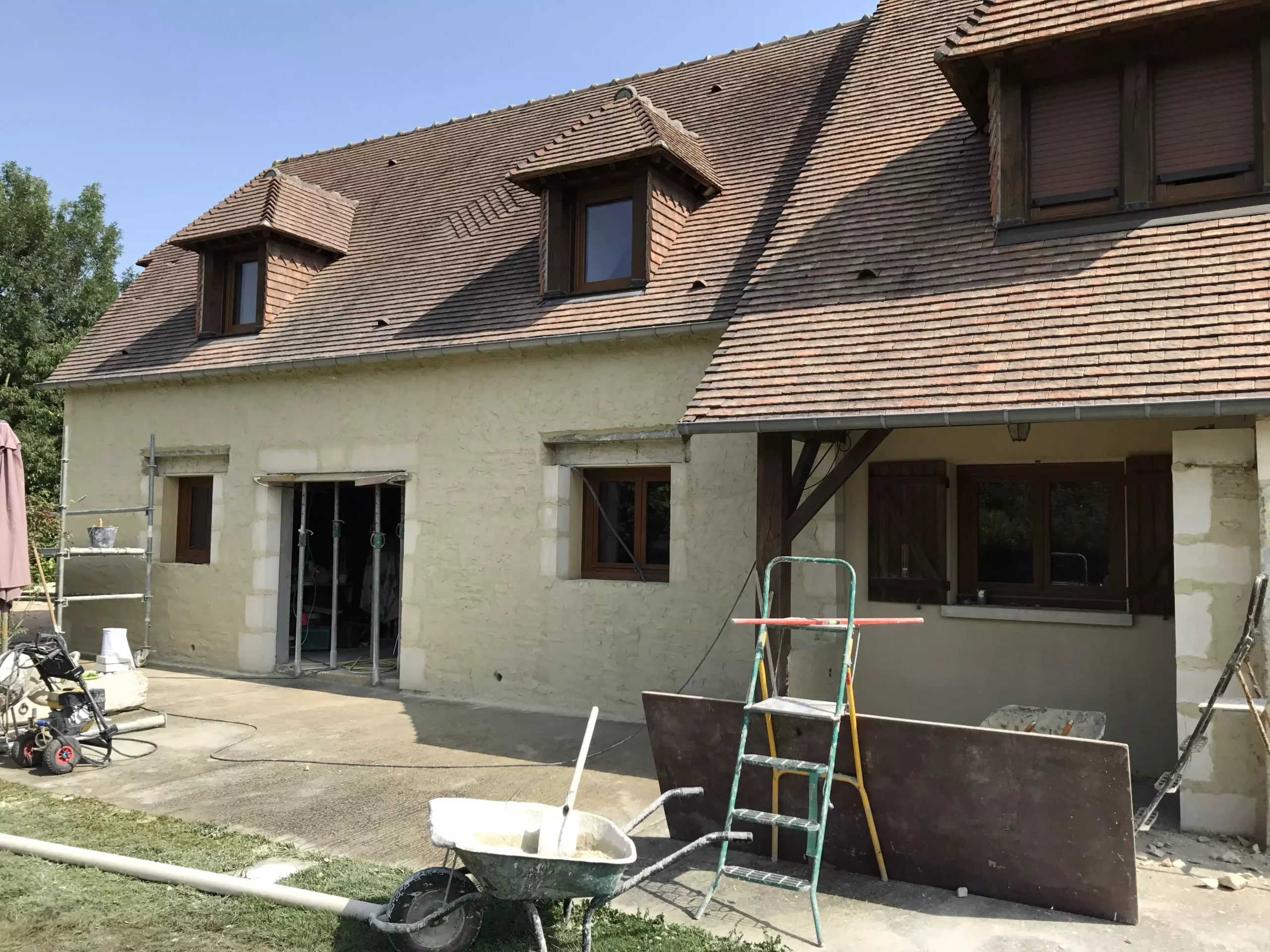 Parement en pierre et rejointoiement à la chaux