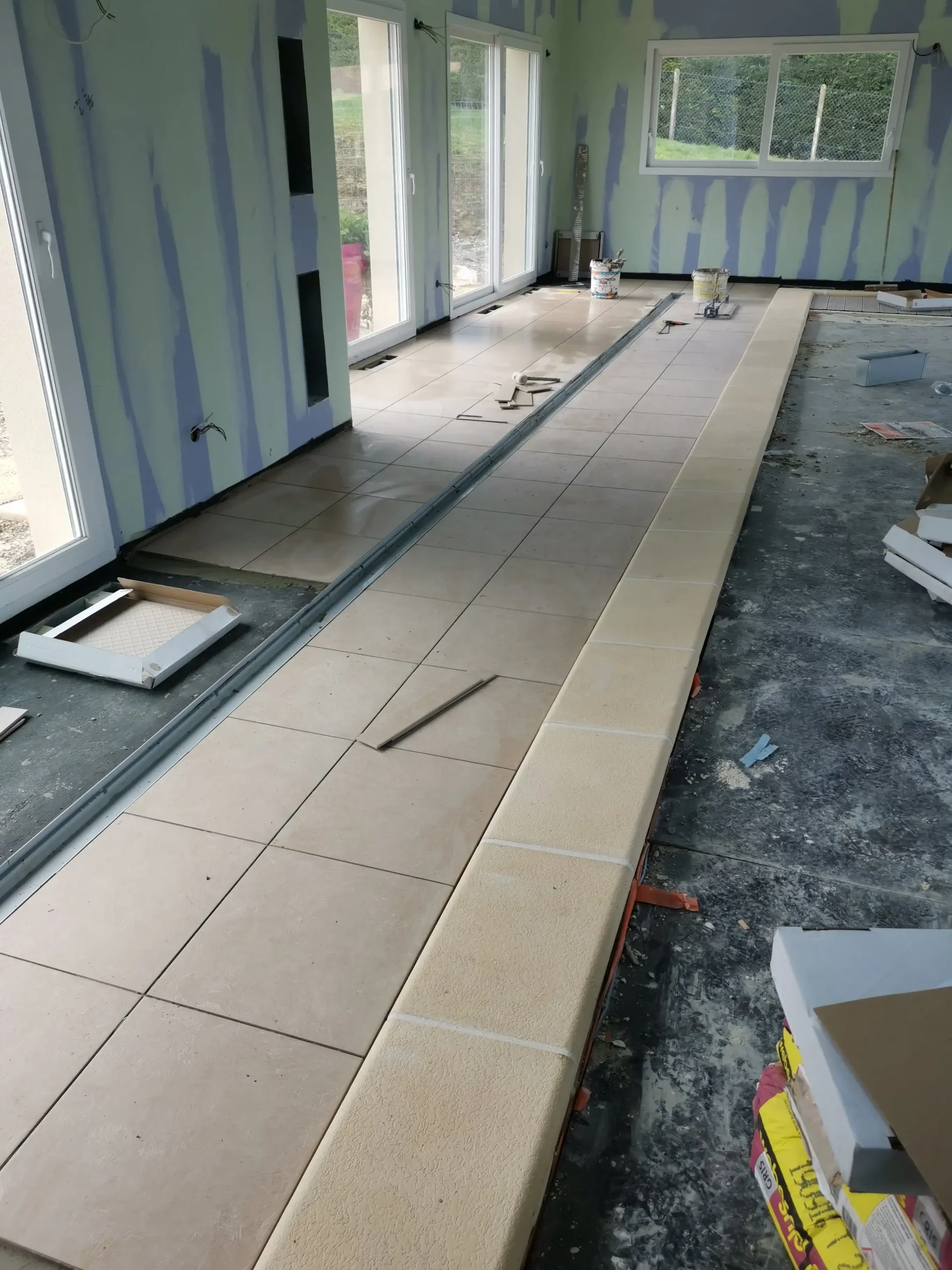Pose du carrelage et des margelles